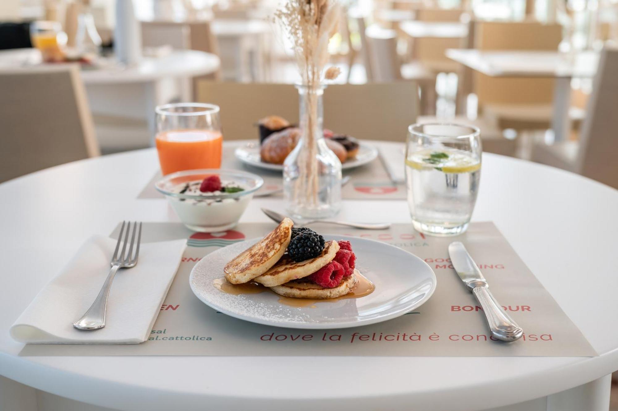 Hotel Universal 카톨리카 외부 사진